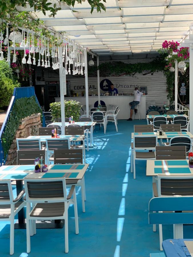 Cocktail & Dreams - Beach Hotel ซารานเดอ ภายนอก รูปภาพ