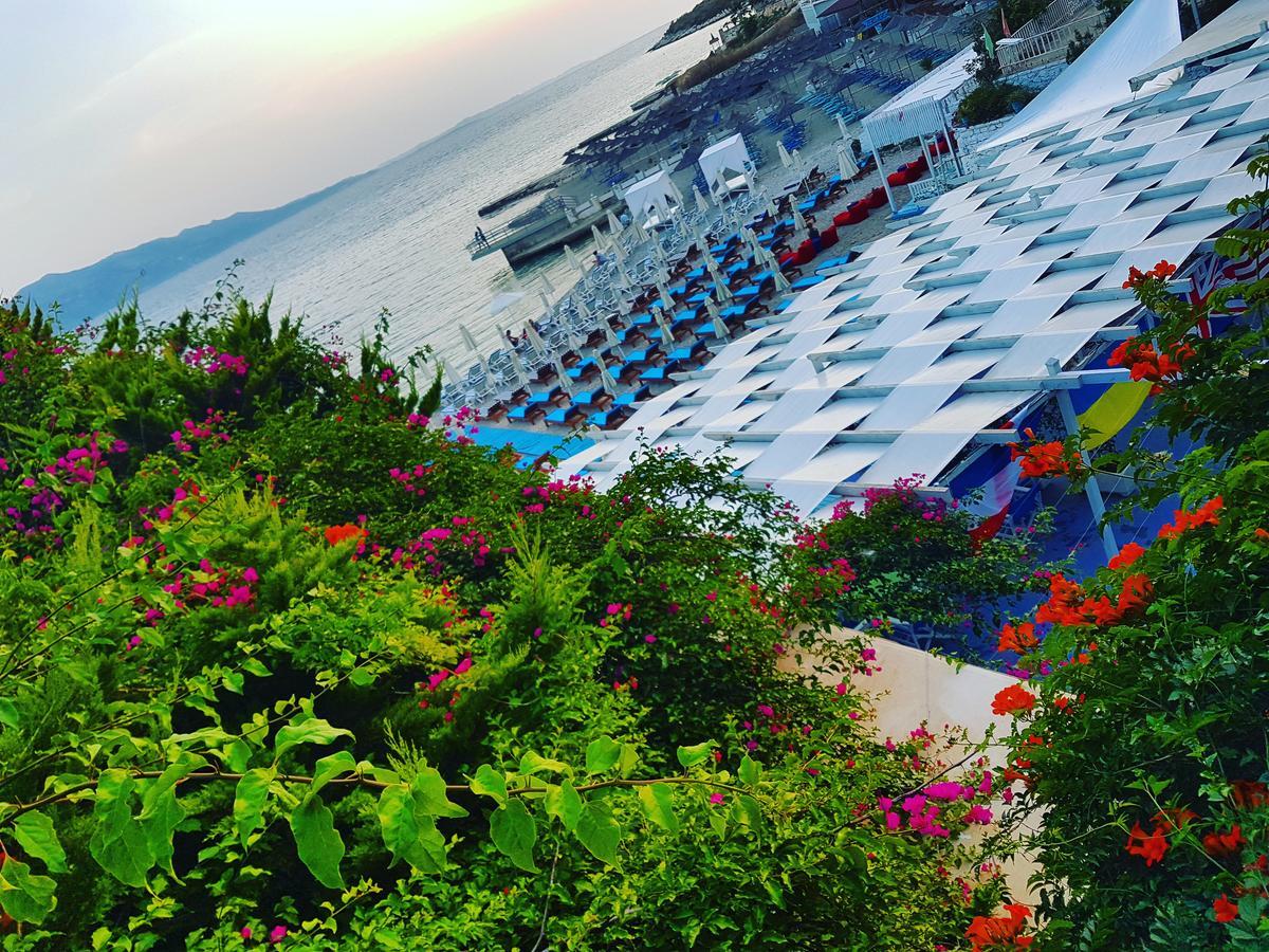 Cocktail & Dreams - Beach Hotel ซารานเดอ ภายนอก รูปภาพ